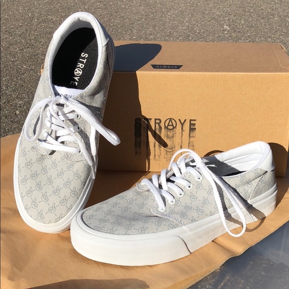 Zumiez Shoes - Zumiez Straye Grey Birdie Canvas Sneaker
